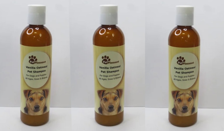 PET PLEASANT VANILLA OATMEAL PET SHAMPOO FOR DOGS AND PUPPIES 8 OZ (LOT OF 3)