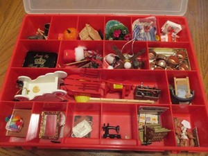 14 in. by 11 in. 18 Cell Plastic Case Full of All Types of Doll House Miniatures