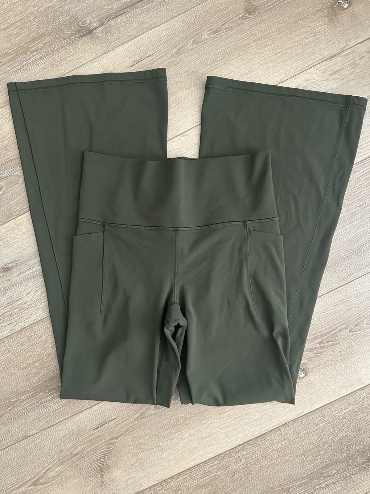 Athleta Salutation Stash Medium - image 3