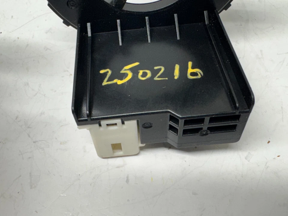 Sensor de ángulo de dirección Subaru Forester 2018 OEM 27546AL000 Foto 4 de 4