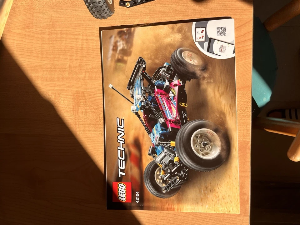 LEGO Technic 42124 Off-Road Buggy, foto 2 di 5