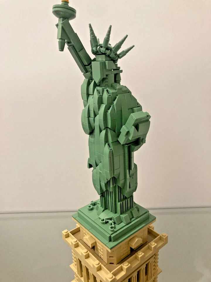 LEGO architecture lego 21042 Statue De La Liberté New York USA - Photo 3/4