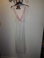 Val Mode Women's Vintage Nightgown Size Medium