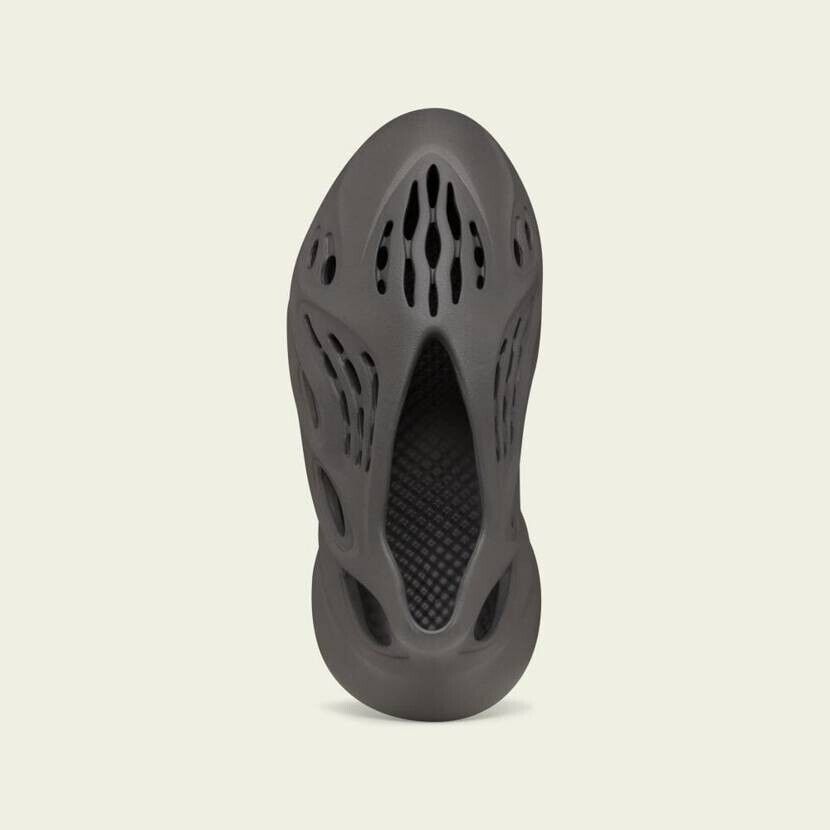 Adidas Yeezy Foam Runner Carbon RNNR IG5349 US10.5 From Adidas Yeezy Foam Runner Carbon RNNR IG5349 US10.5 From