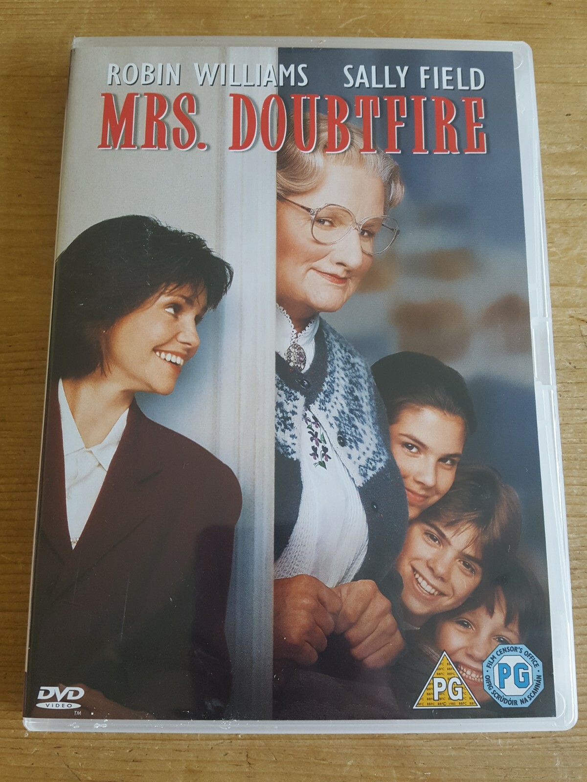 Mrs Doubtfire - Robin Williams Sally Field - Free Postage