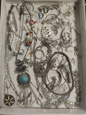 Lot Bijoux 503 Gr ancien divers Jewellery argenté ? Argent ? Acier ? Vintage 27