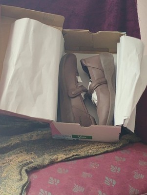 Brand new vegan sketchers - New with box $35