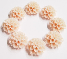 12 Vintage Light Pale Peach 20mm Round Mums Flowers Acrylic Cameos Cabochons