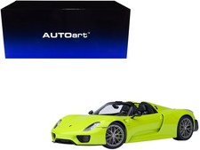 Autoart 77921 1/18 Porsche 918 Spyder "Weissach Package" Acid Green