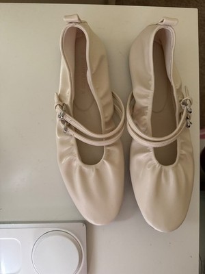 New flat shoes women size 38, color white, marry Jane, Stradivarius 