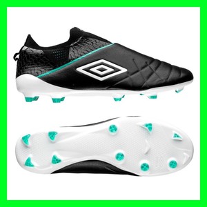 umbro laceless cleats