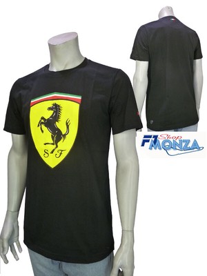 maglietta con il cavallino