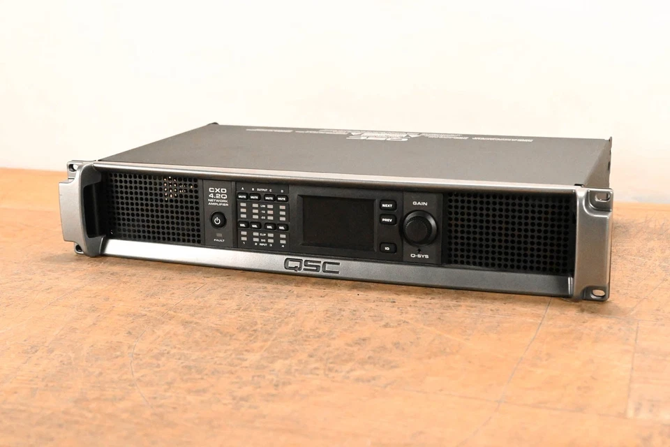 QSC CXD4.2Q 4-Kanal, 2000W Netzwerkverstärker CG01MX8