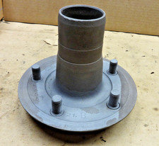 1926 1927 Model T Ford Front Hub For Wire Spoke Wheel Original - Cracked -