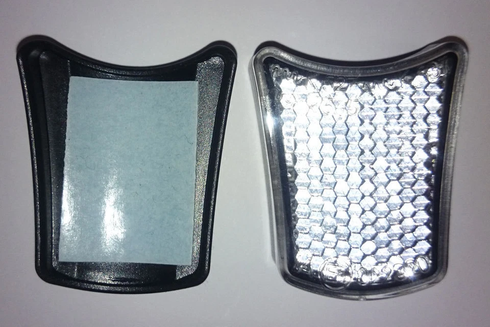 Busch+Müller Frontstrahler rückseitige Klebefolie