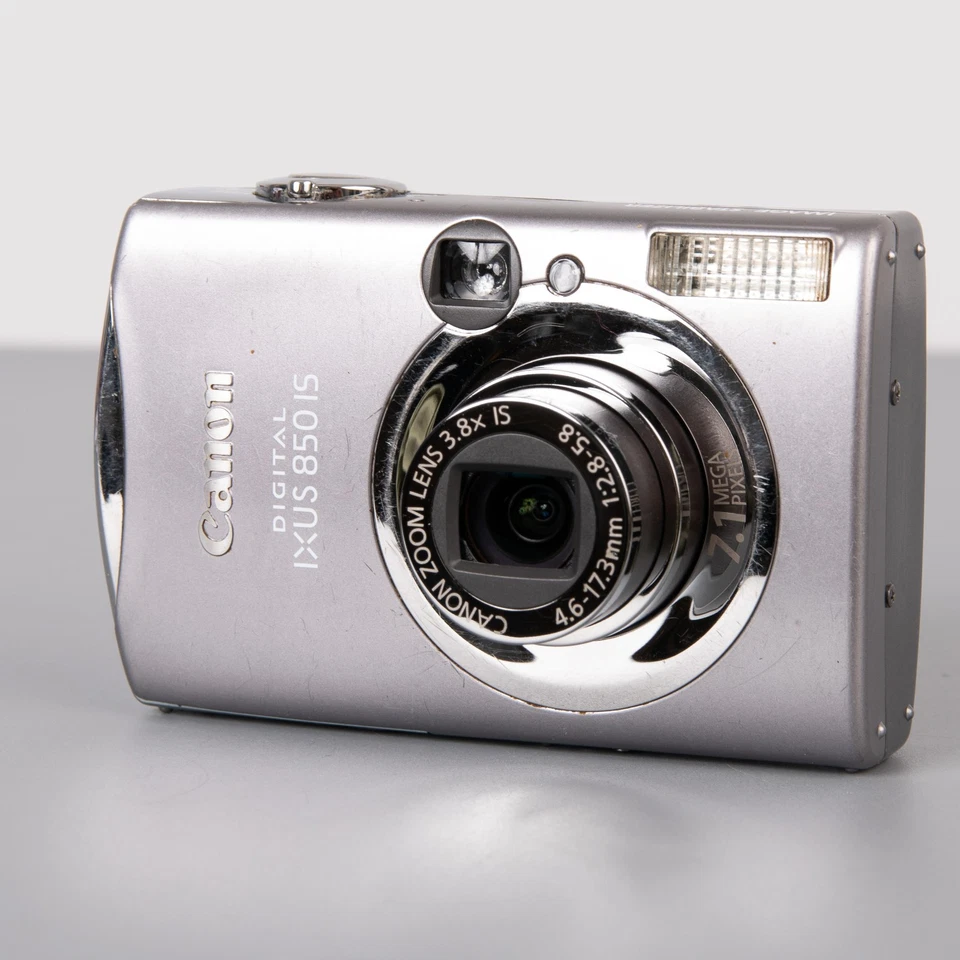 Canon IXUS 850 IS 7.1MP digital compact camera - Image 2 of 4