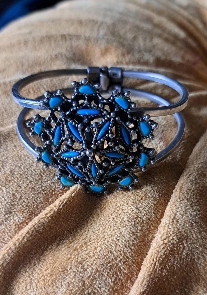 PULSERA BRAZALETE CLAMPER ESTILO SUROESTE TONO PIEDRAS AZULES Y PLATA Foto 2 de 3