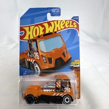 Hot Wheels 1:64 Rennen Rig HW Hot Trucks Orange Race Truck Diecast 127/250