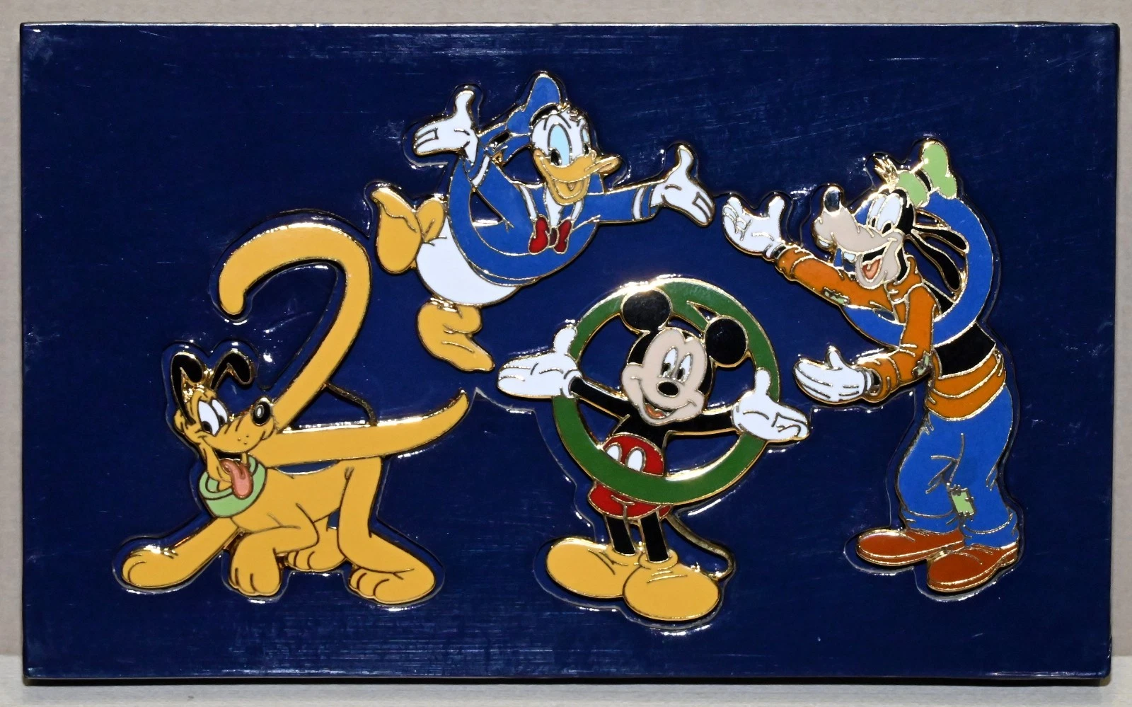 2000 Walt Disney World NEW 4 Pin Box Set Celebrate the Future Hand in Hand