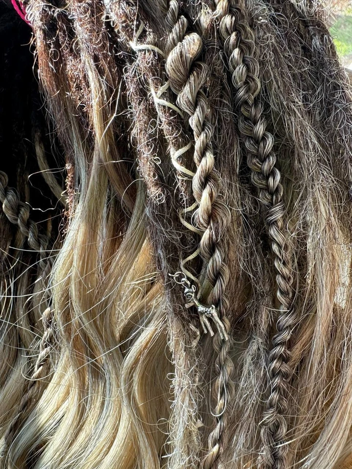 💎 Exclusivo conjunto hecho a mano: 50 rastas y trenzas de doble cadena con extremos sueltos Foto 2 de 4