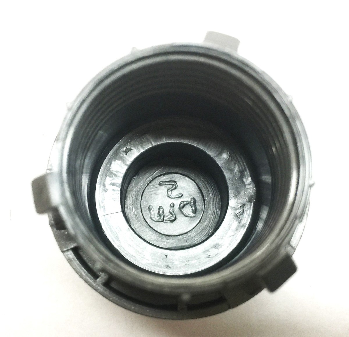 General Motors/GM Gray Plastic Wheel Nut 09595118 (78-03199A) [Lot 