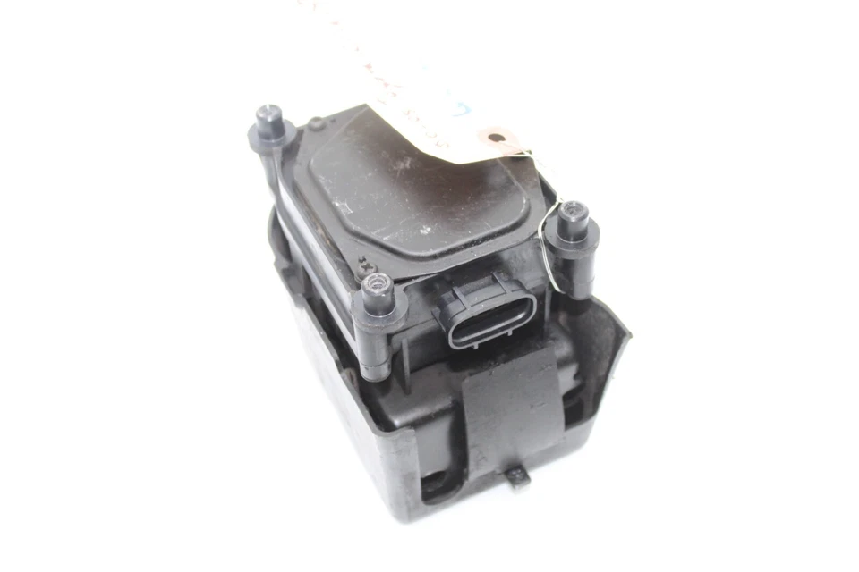 00-05 TOYOTA CELICA GTS CRUISE CONTROL ACTUATOR Q0528 - Image 2 of 4