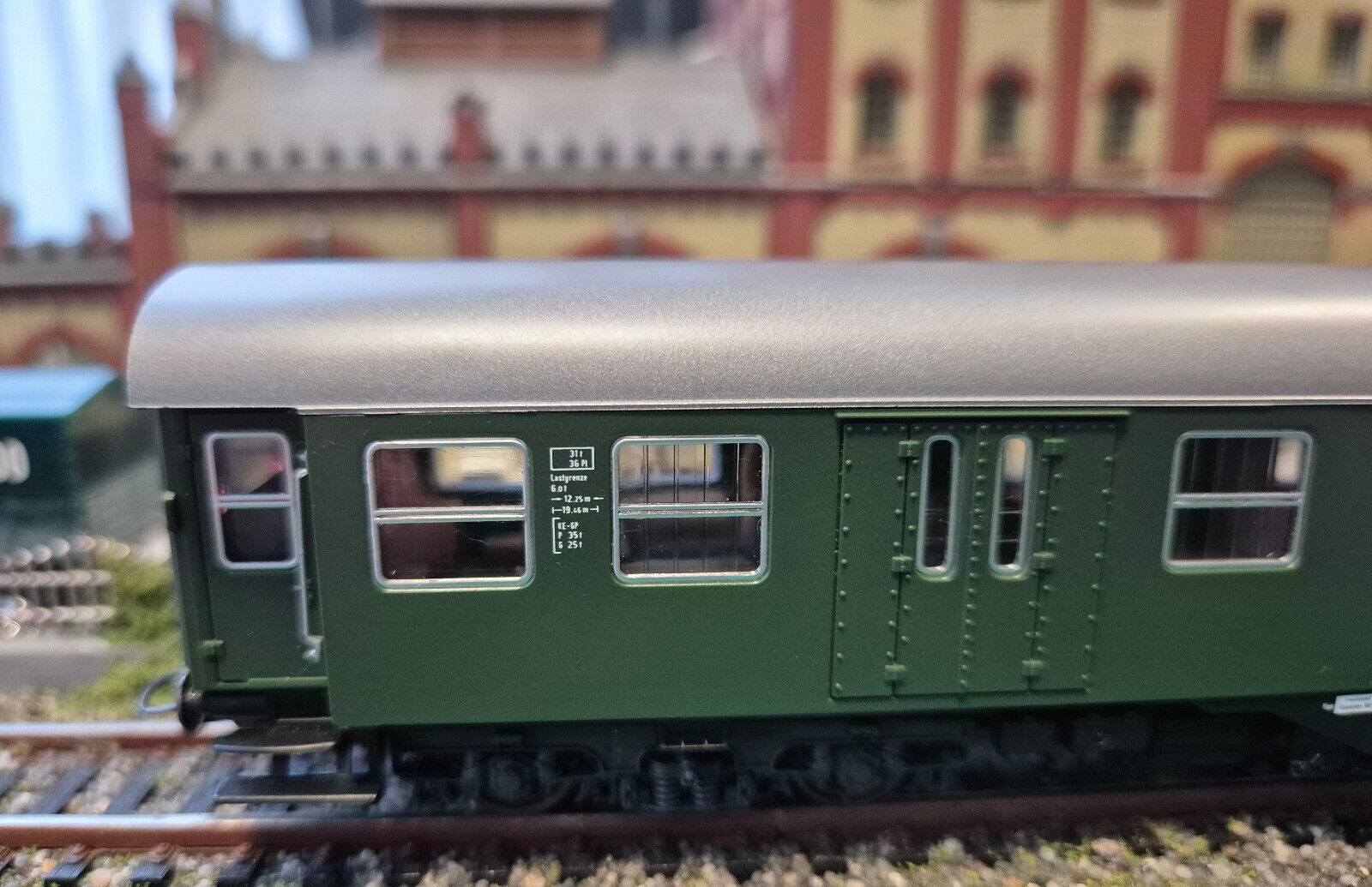 Picture 2 of 6