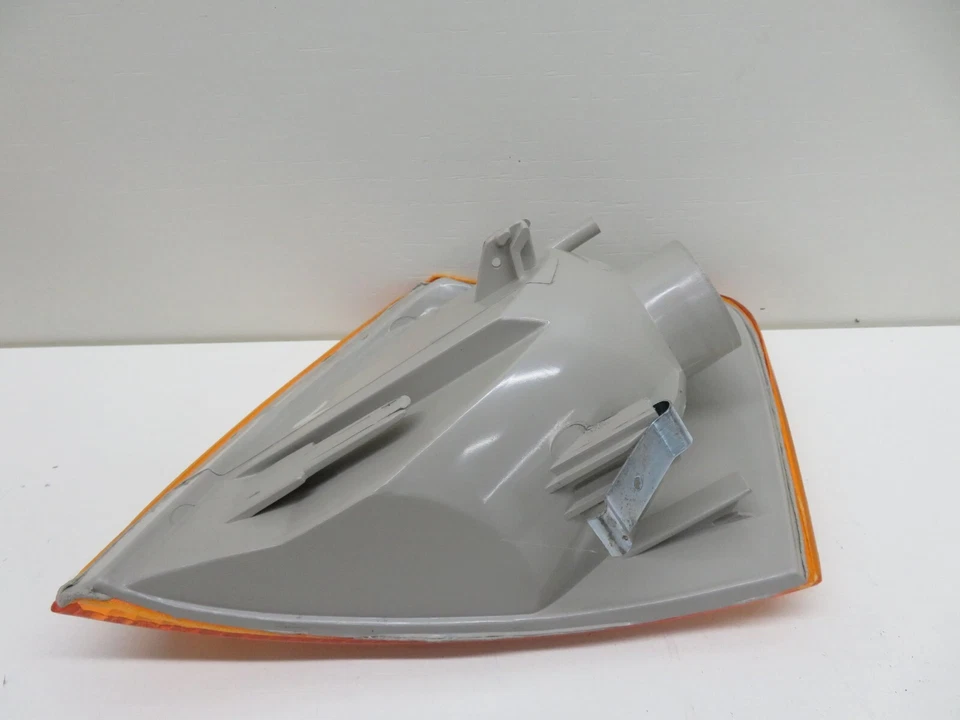 LUZ INDICADORA DELANTERA CONDUCTOR SISTEMA OPERATIVO VOLKSWAGEN PASSAT 1997-2001 Foto 3 de 4