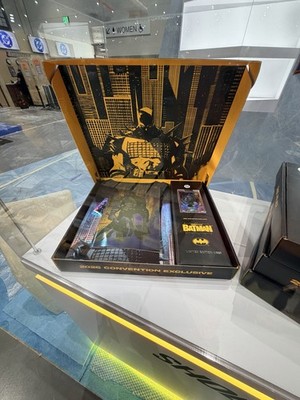 2026 SDCC Absolute Batman #1  Bundle Size Medium