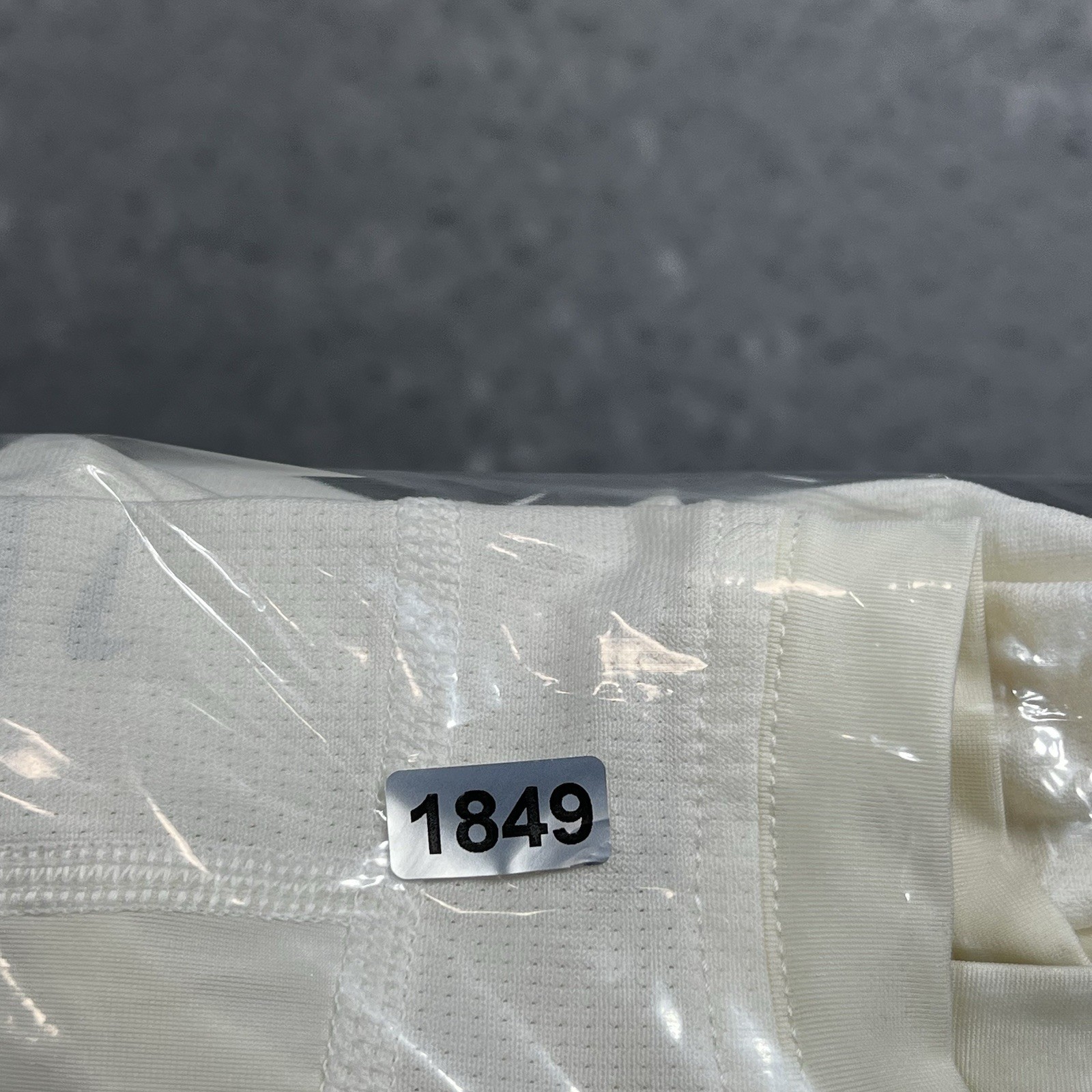 Nike Pro Hyperstrong Padded Compression Shirt Boys XL White Football Rib NWT