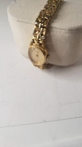 Seiko Women's Vintage Watch Gold Tone currently tested and not accurate as-is