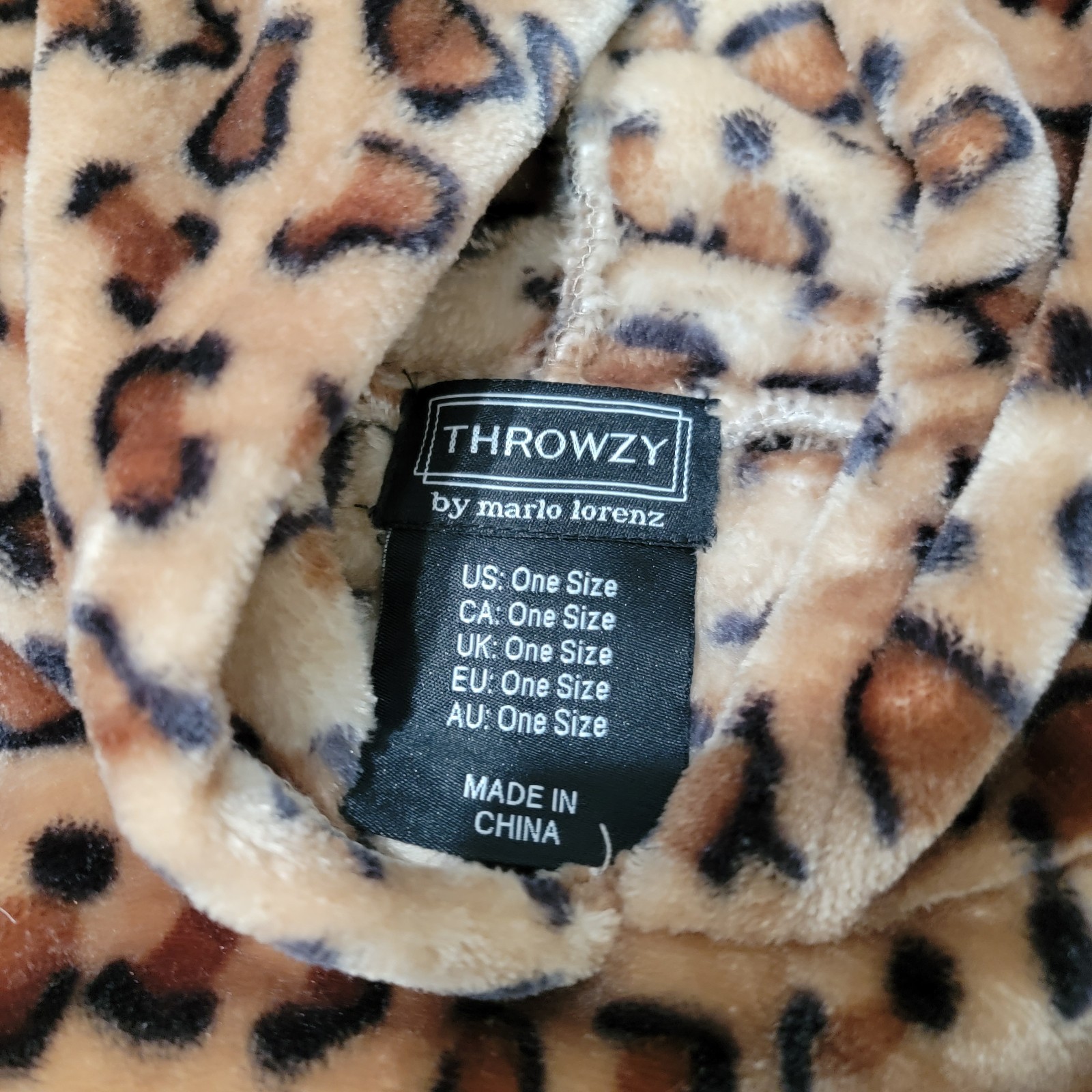 THROWZY MARLO LORENZ Dark Leopard Pattern Pullove… - image 4