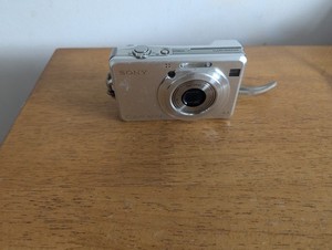 Sony Cyber-shot DSC-W100 8.1MP 3x f/2.8 Silver Digital Camera No Charger Tested