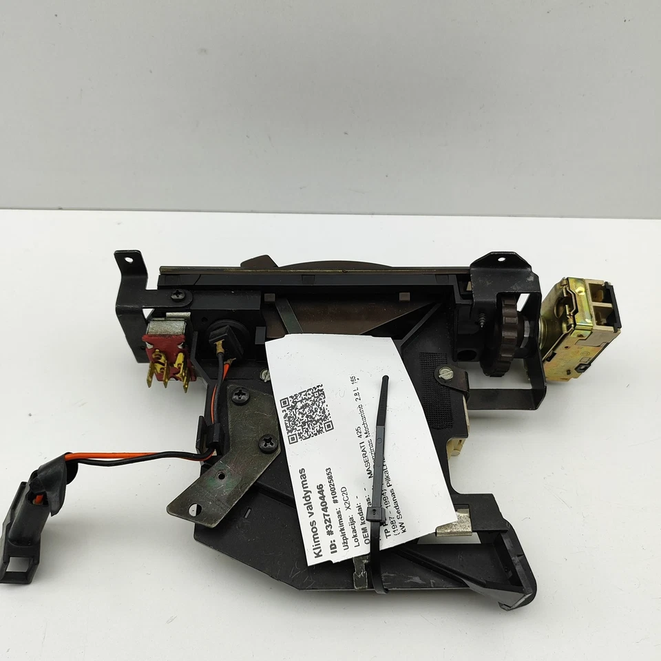 MASERATI 425 Climate Control Unit 2583-501 2.8 Gasoline 165 KW 1987 32740446 Foto 3 de 4