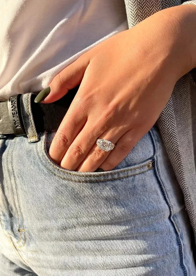 Anillo de boda de diamantes cultivados en laboratorio 950 platino 3,60 quilates corte cojín certificado IGI Foto 2 de 4