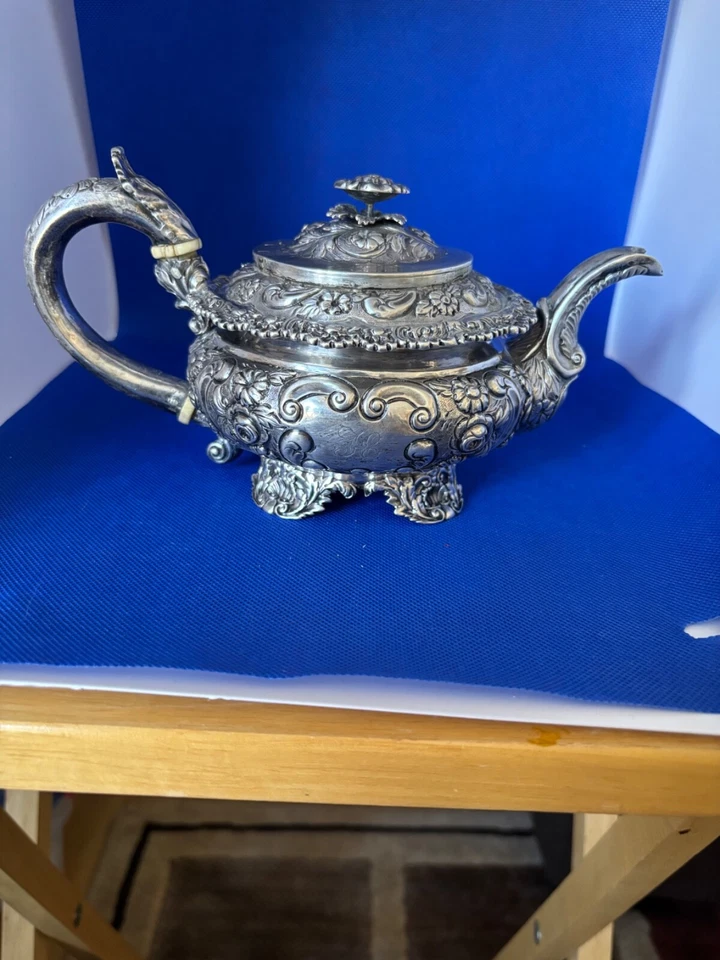 Tetera eduardiana antigua de plata de ley Foto 2 de 4