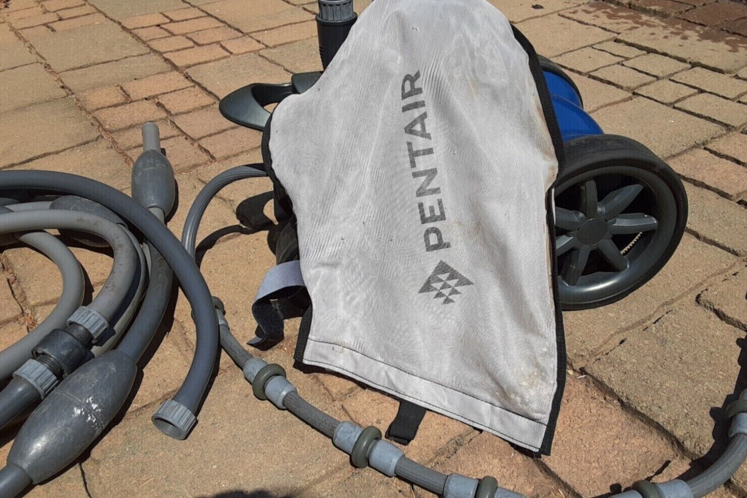 Pentair Racer Pool Cleaner/SweepPreownedDoes Not Come with Wall