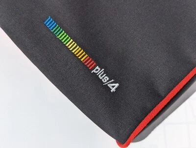 COMMODORE PLUS/4 - parapolvere - tela di cotone grigio - ricamato