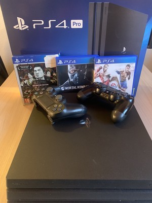 Sony PlayStation Ps4 Pro 1TB, Chassis C CUH-7216B, 2 Joystick + 3 Giochi |  eBay