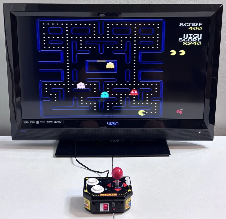 Vizio E321VL 32” LCD HDTV 720p - Vintage Retro Gaming - No Remote - Image 2 of 4