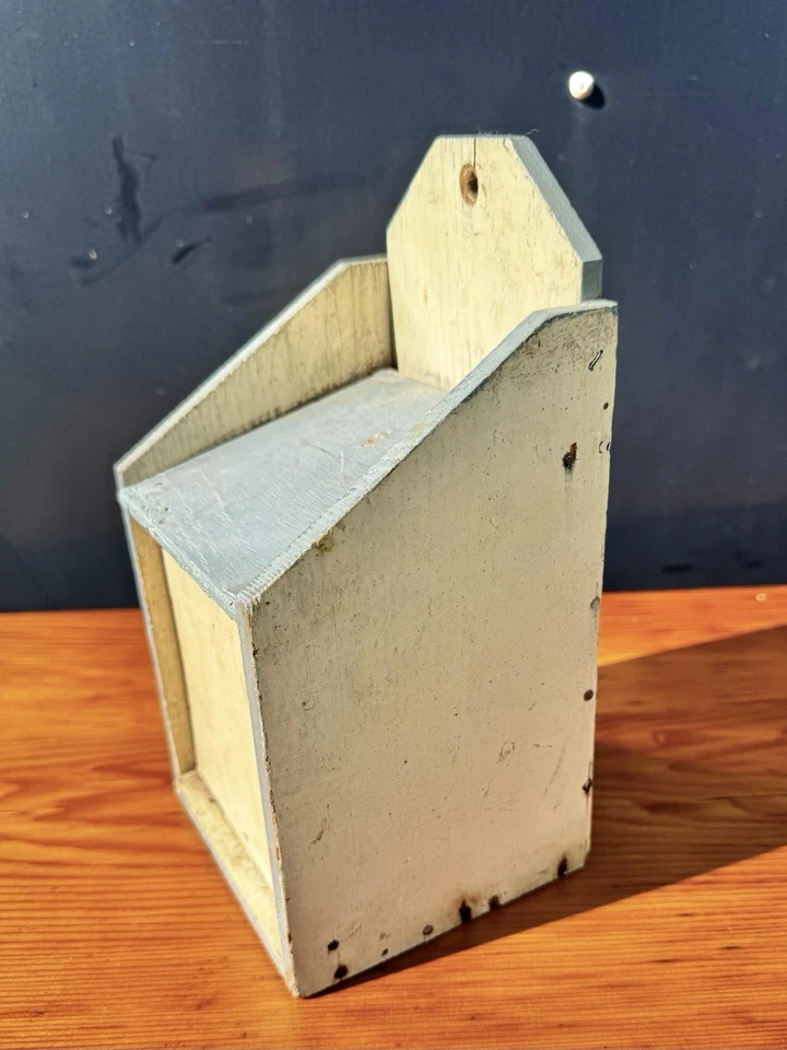 PRIMITIVE SALT BOX WOOD HINGED Lid Old White And Blue Paint ANTIQUE - Image 3 of 4