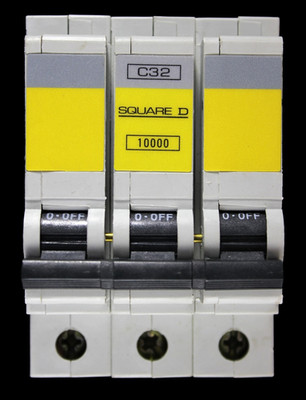 SQUARE D 32 AMP CURVE C 10kA DREIPOLIGER MCB SCHUTZSCHALTER QOE 10000