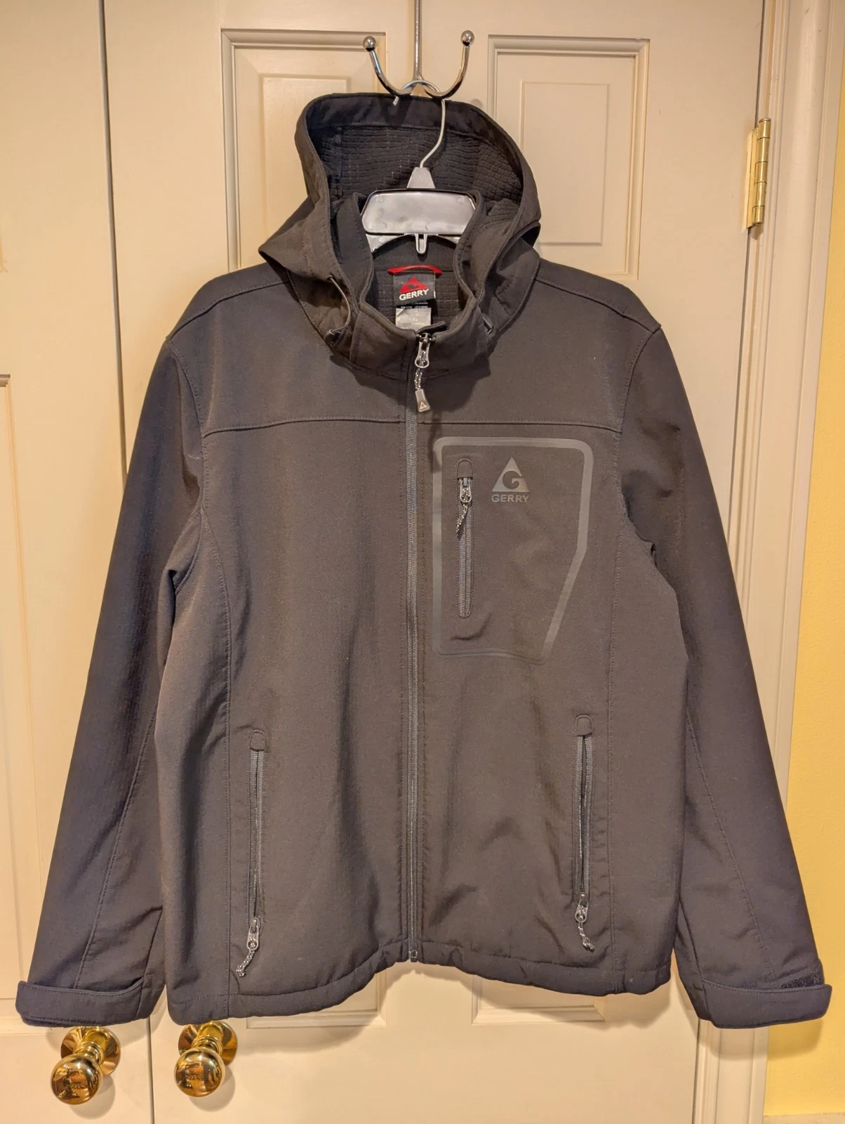 Gerry Men’s Softshell Jacket, Nice, Size Large, in Black, EUC, 1791630
