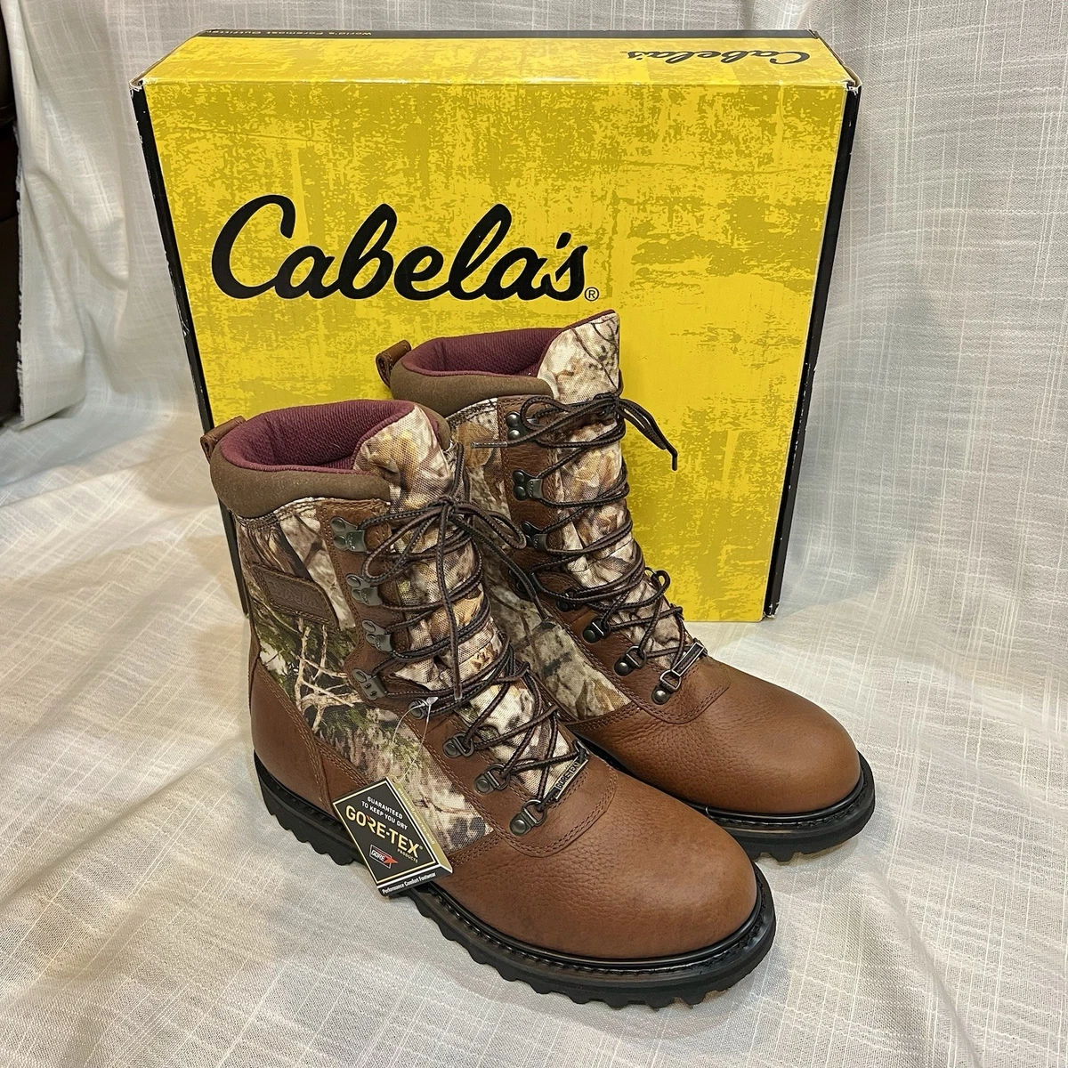 Cabela display picture 2