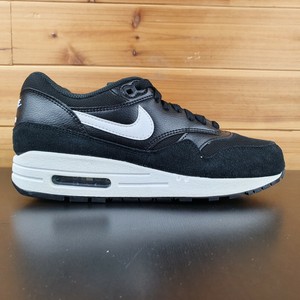 air max 1 essential black white