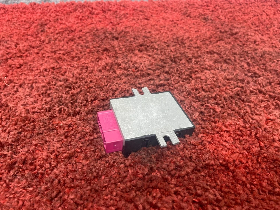 BMW E82 E63 E60 E92 E70 E84 EKPM3 Fuel Gas Relay Control Module Unit OEM 119k - Image 2 of 4