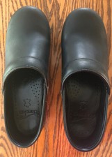 dansko blueberry oiled clog