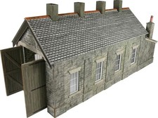 New Metcalfe PO332 OO Gauge Stone Built Single Track Engine Shed Card Kit