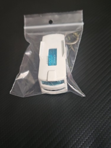 HOTWHEELS WHITE CHILL MILL KEY CHAIN - Picture 2 of 7