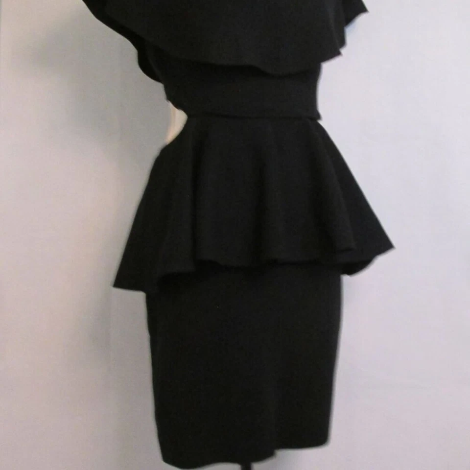 Nuevo con etiquetas Vestido Suéter Rosa Sin Fin Negro Corte Peplum Fuera del Hombro-Grande Foto 2 de 4